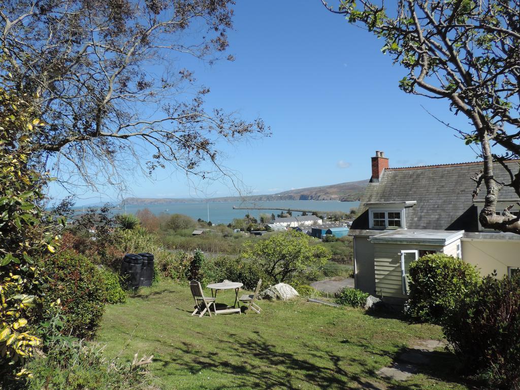 Fern Villa B&B Fishguard Esterno foto