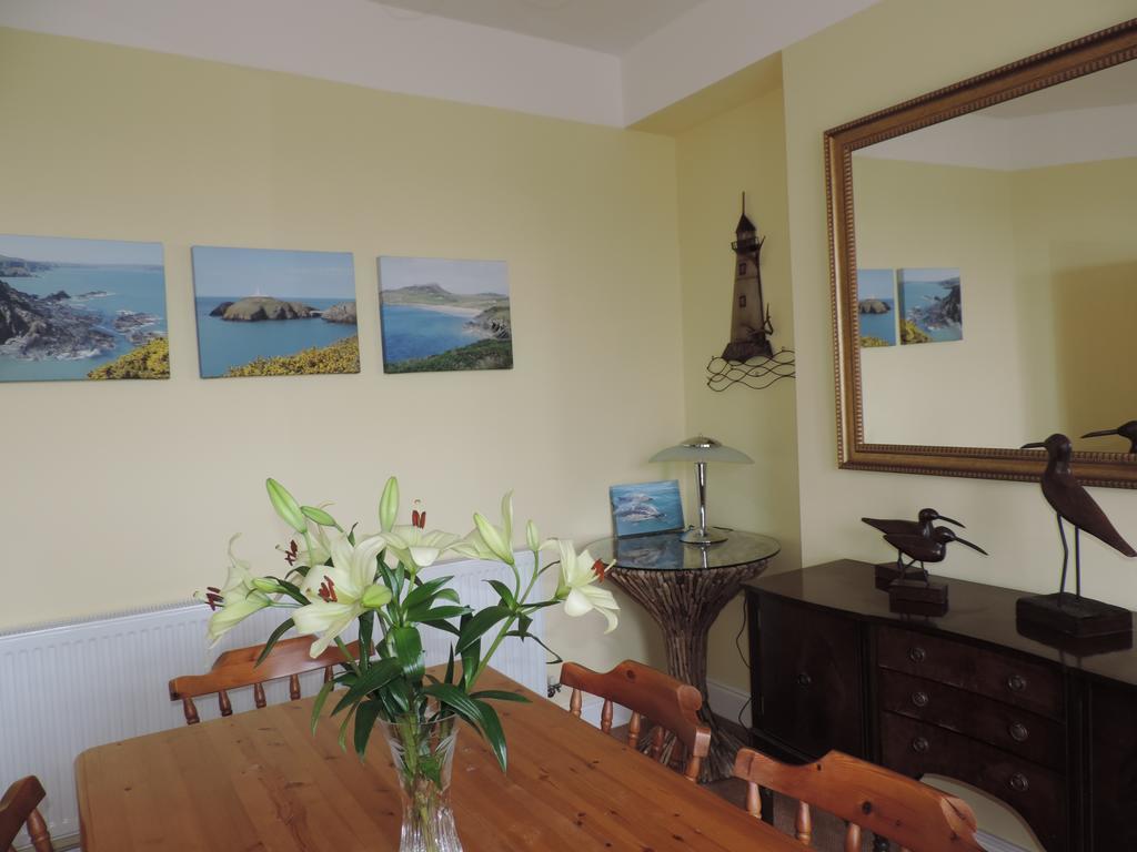 Fern Villa B&B Fishguard Esterno foto